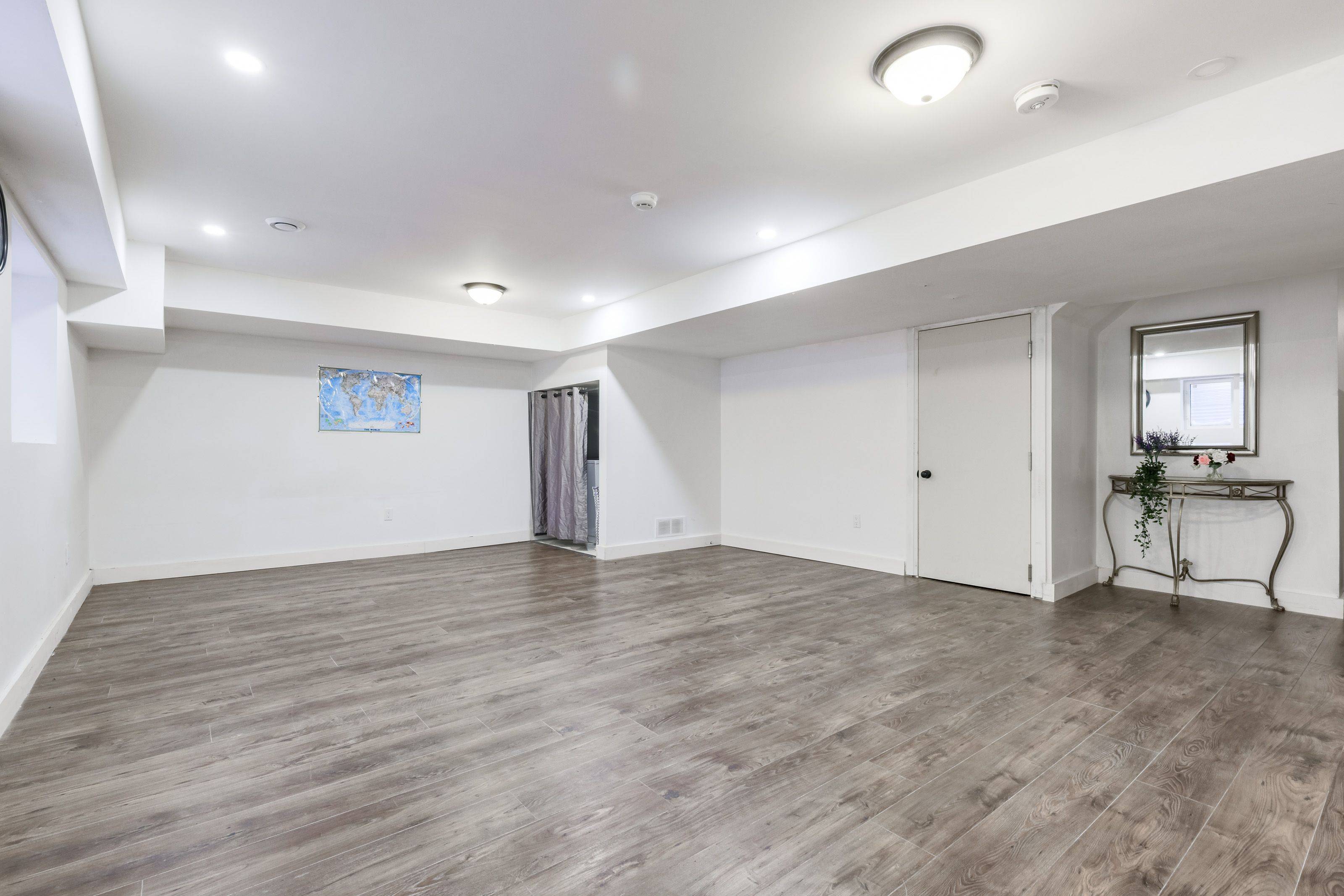 Thorold, ON L3B 5N5,1527 Merrittville HWY #Basement