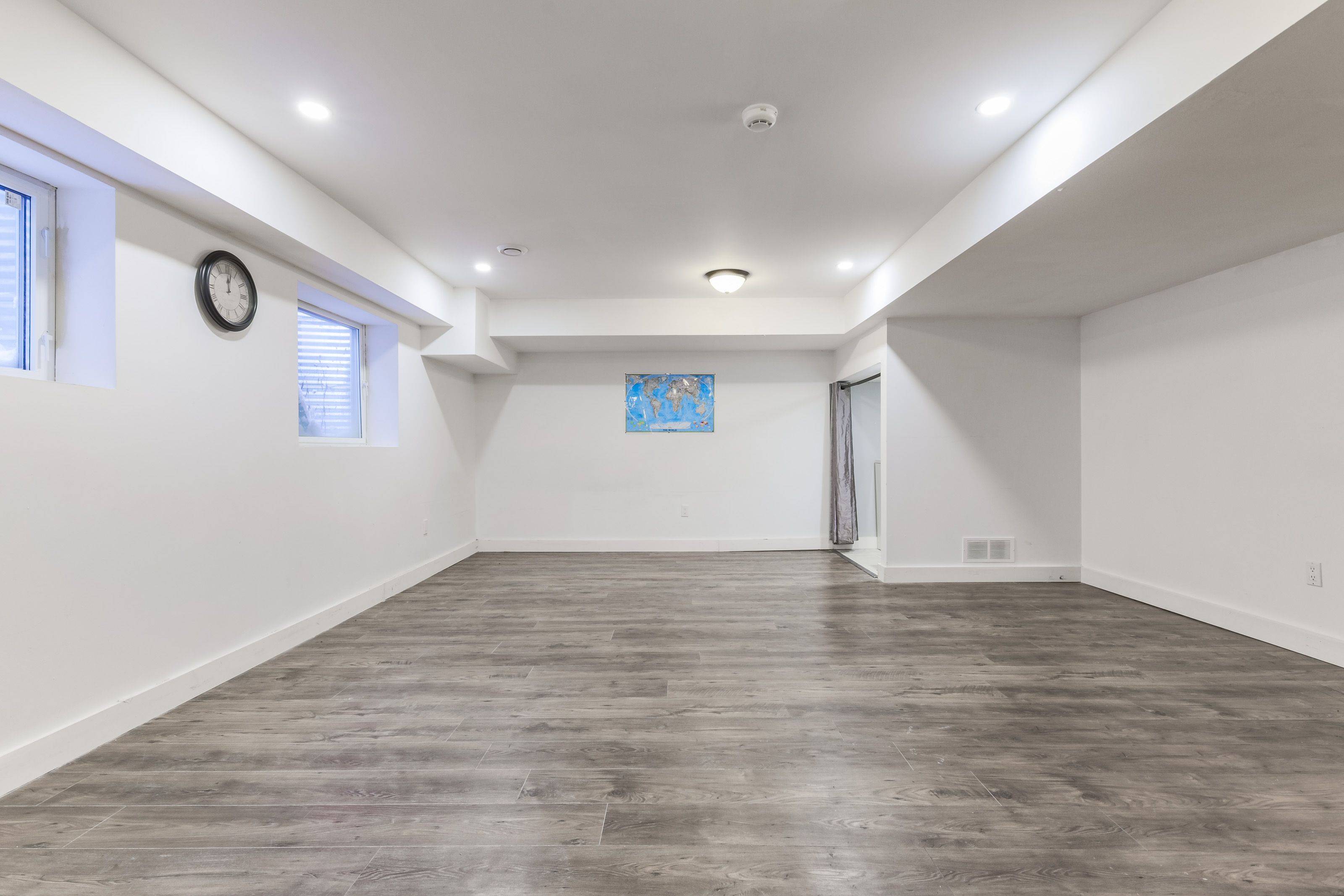 Thorold, ON L3B 5N5,1527 Merrittville HWY #Basement