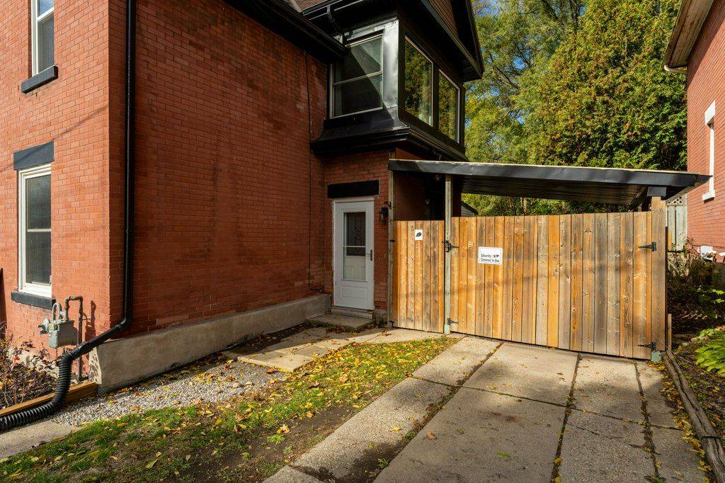 Brantford, ON N3S 2Y7,6 Glanville AVE