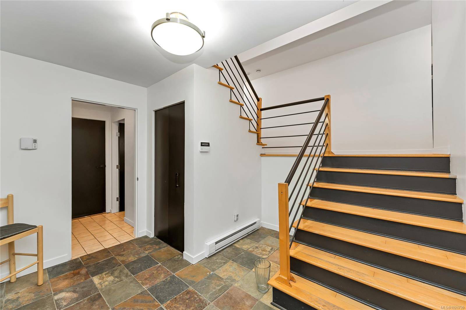 Saanich, BC V8Y 2C1,5198 Beckton Rd