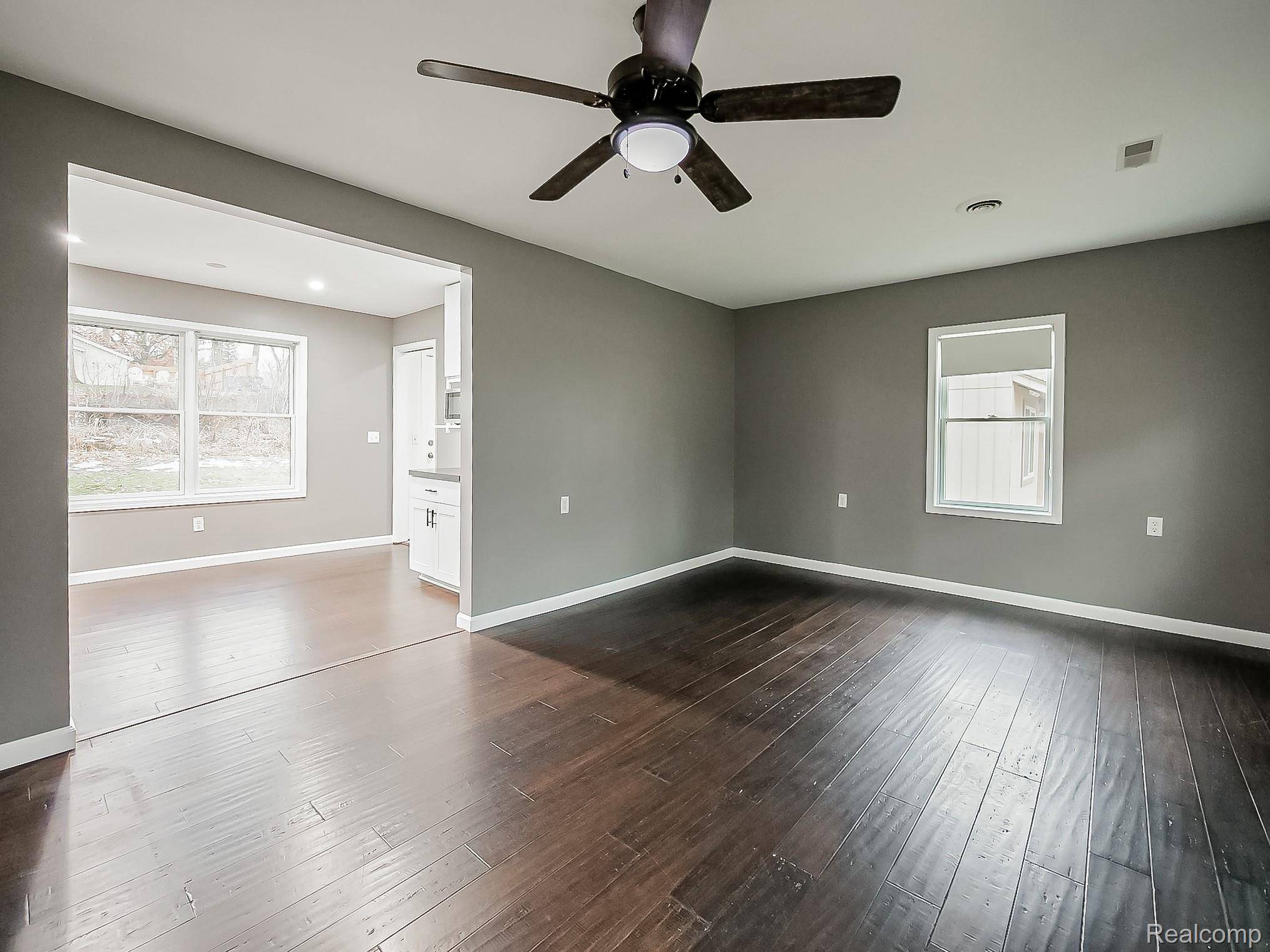 Pinckney, MI 48169,4744 Midland DR