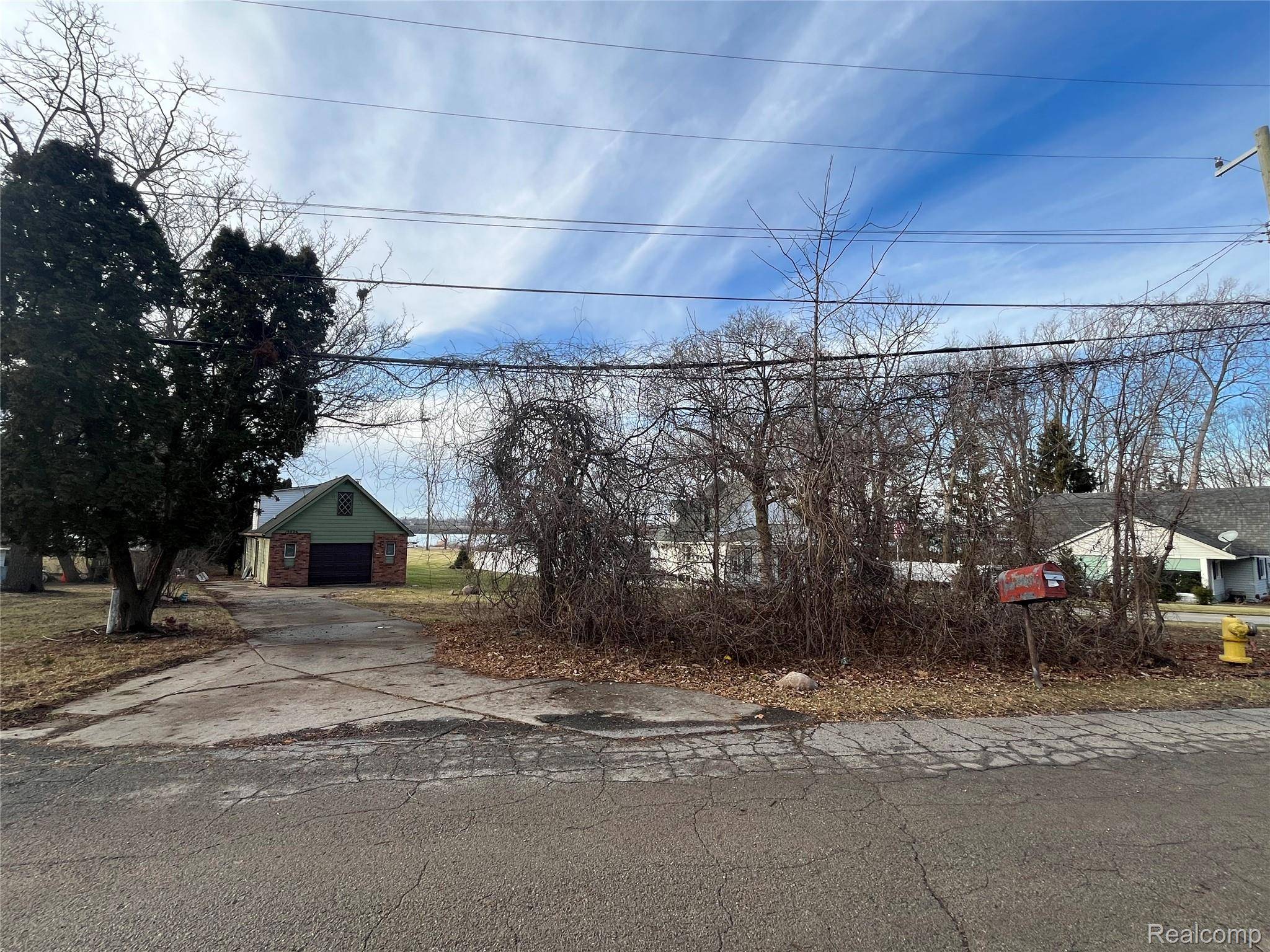 Grosse Ile, MI 48138,19826 Keith AVE