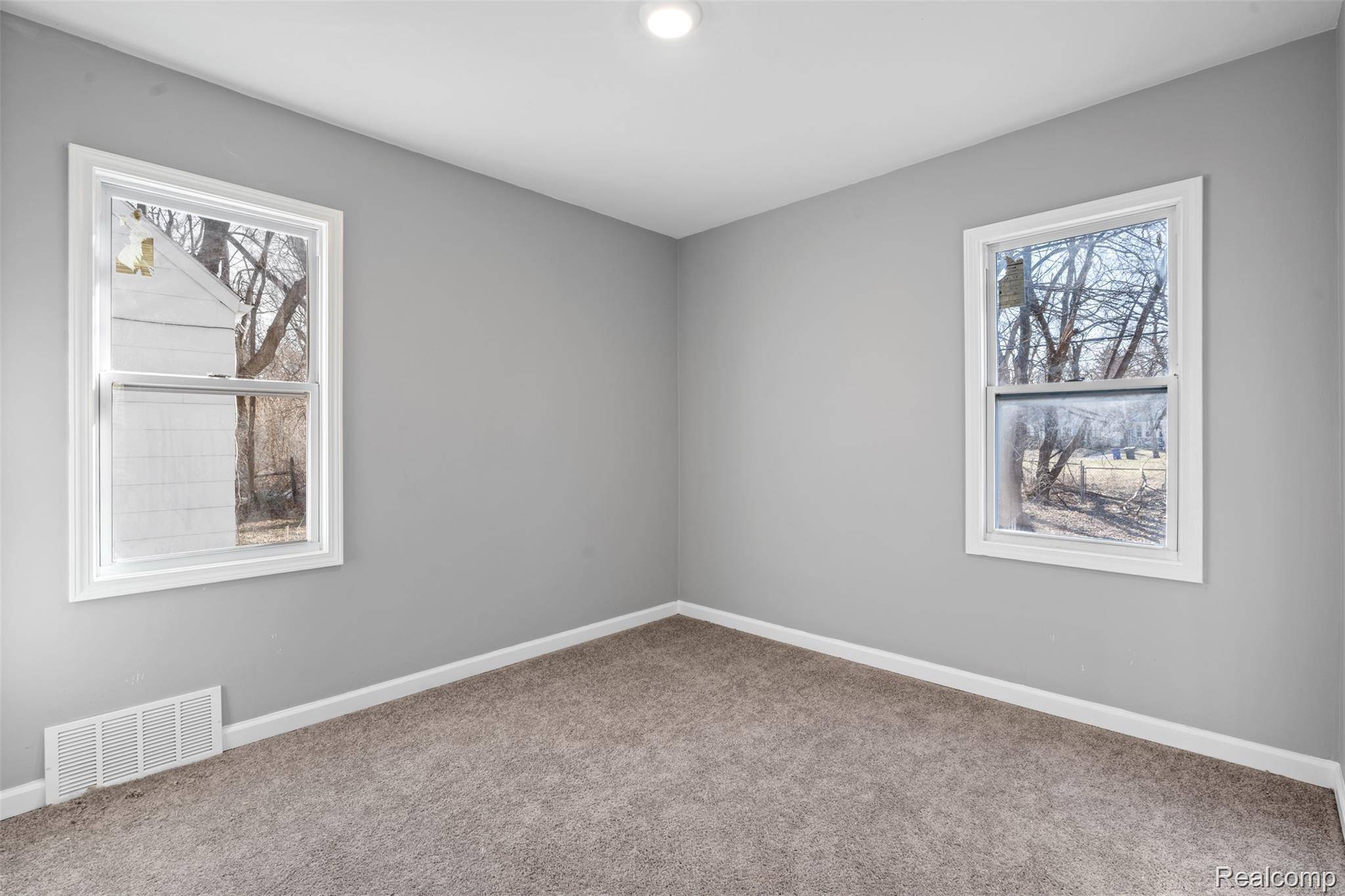 Detroit, MI 48219,18557 Fielding