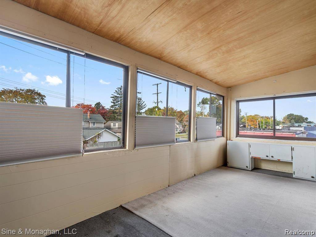 Royal Oak, MI 48067,603 N MAIN ST