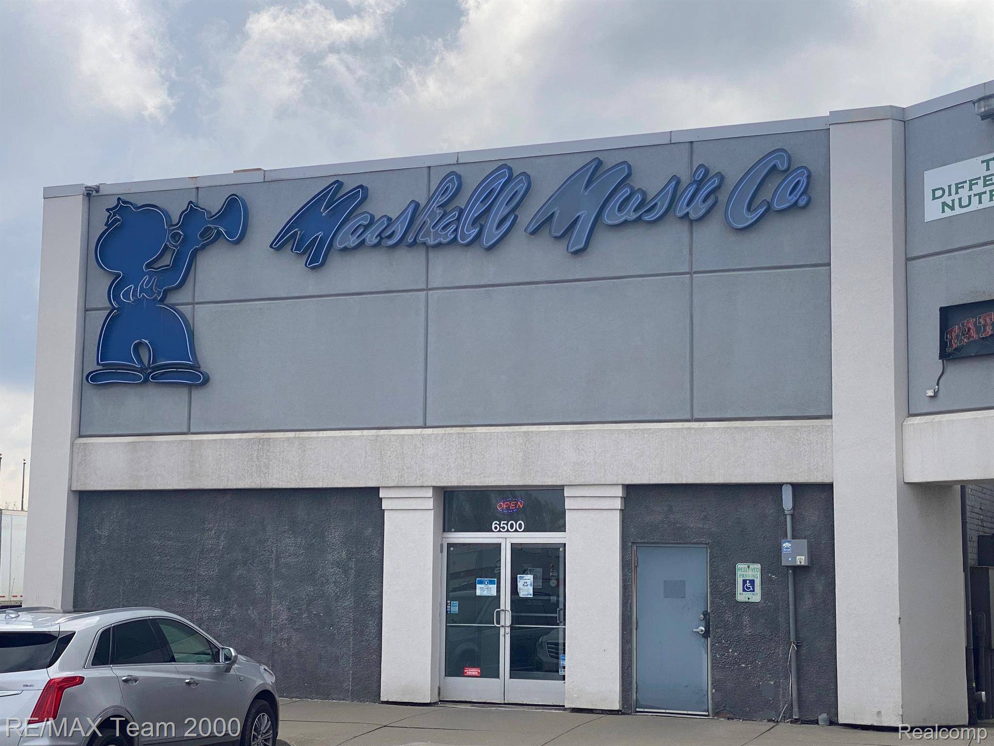 6530 ALLEN RD, Allen Park, MI 48101