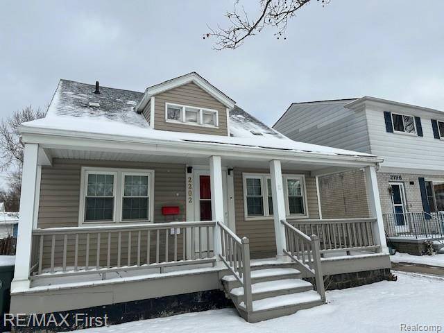 Grosse Pointe Woods, MI 48236,2202 Hollywood AVE