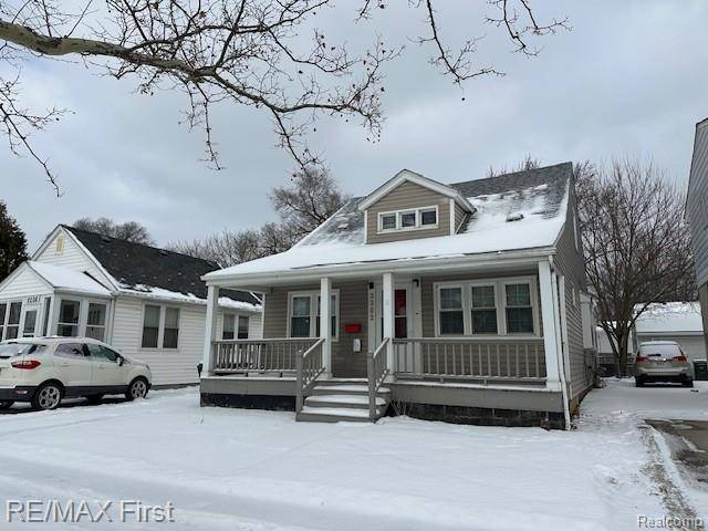 Grosse Pointe Woods, MI 48236,2202 Hollywood AVE