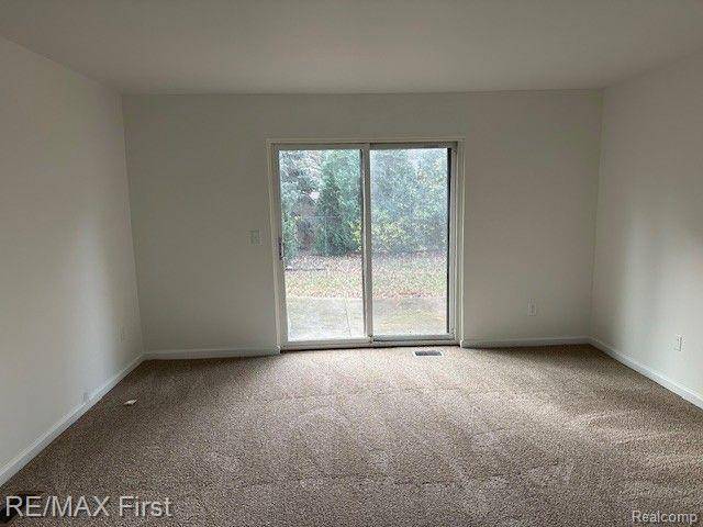 Sterling Heights, MI 48312,8524 HICKORY DR