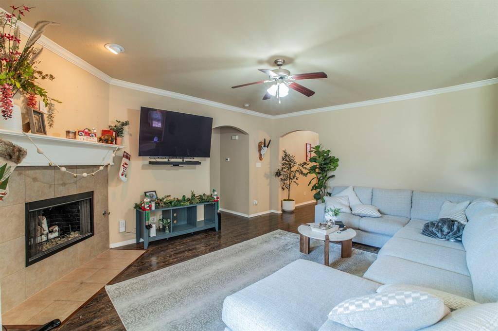 Saginaw, TX 76179,513 Greenvale Court