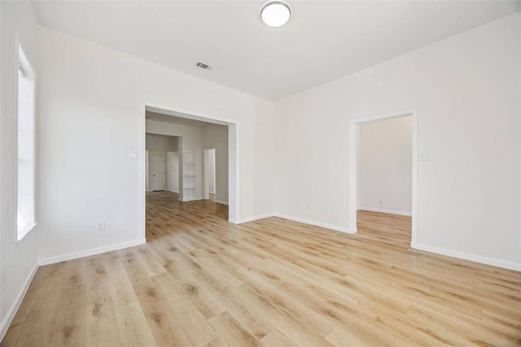 Dallas, TX 75208,915 Centre Street