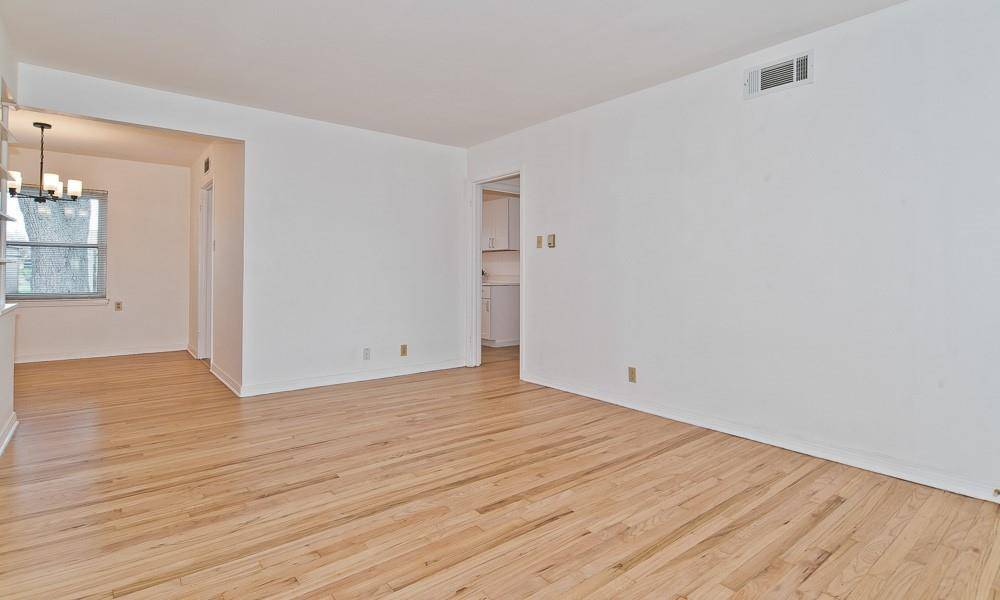 Dallas, TX 75218,11717 Fernald Avenue