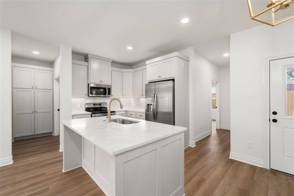 Valley Mills, TX 76689,305 Live Oak Trail