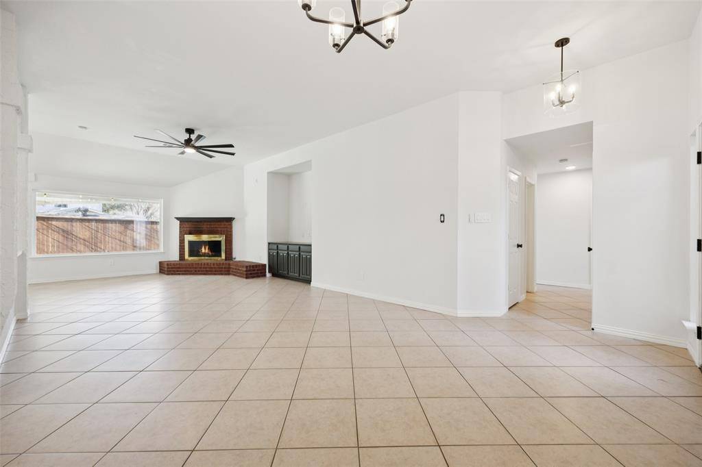 Saginaw, TX 76131,1016 Grand Central Parkway