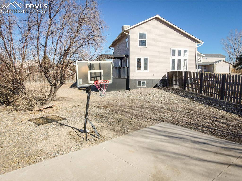 Pueblo, CO 81007,473 S Hook CT