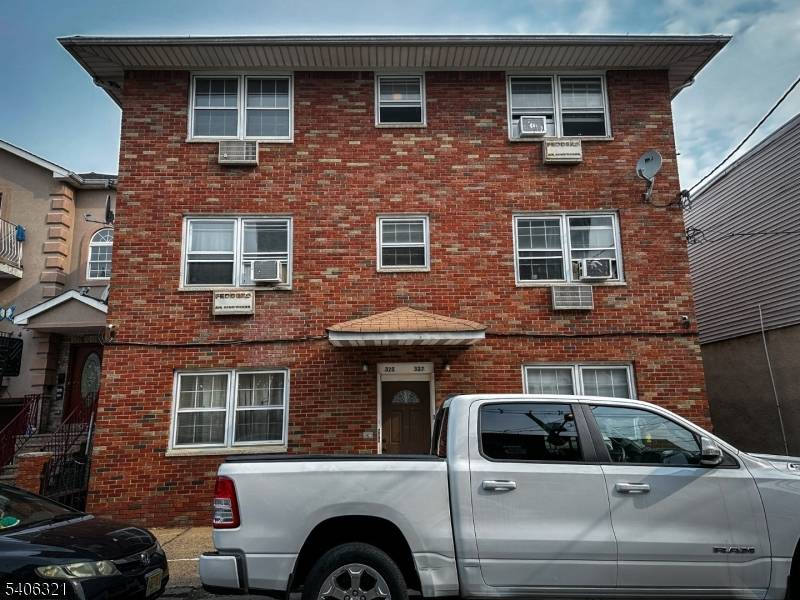 Elizabeth City, NJ 07202,325-327 John St Apt 5 #4