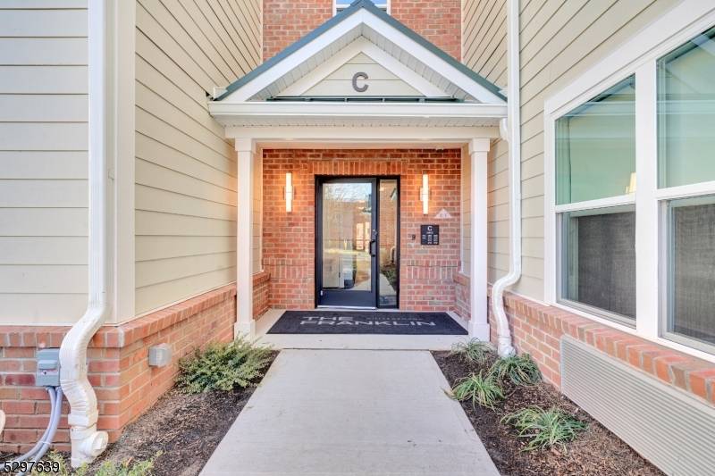 Hillsborough Twp., NJ 08844,649 Route 206 #216