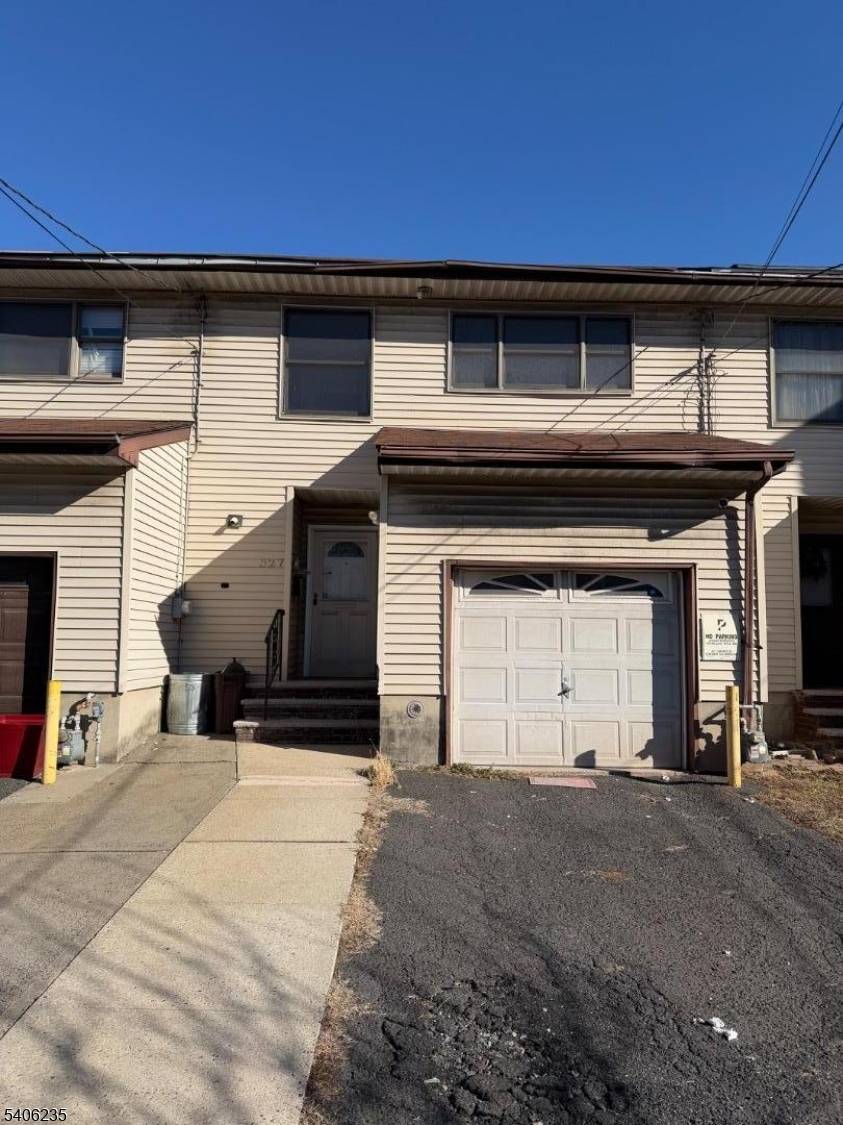 Elizabeth City, NJ 07206,327 Bond St