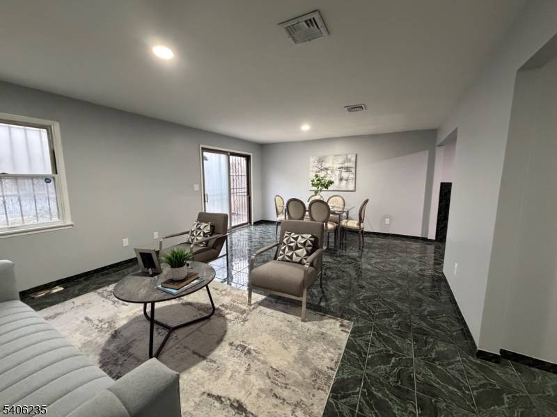 Elizabeth City, NJ 07206,327 Bond St