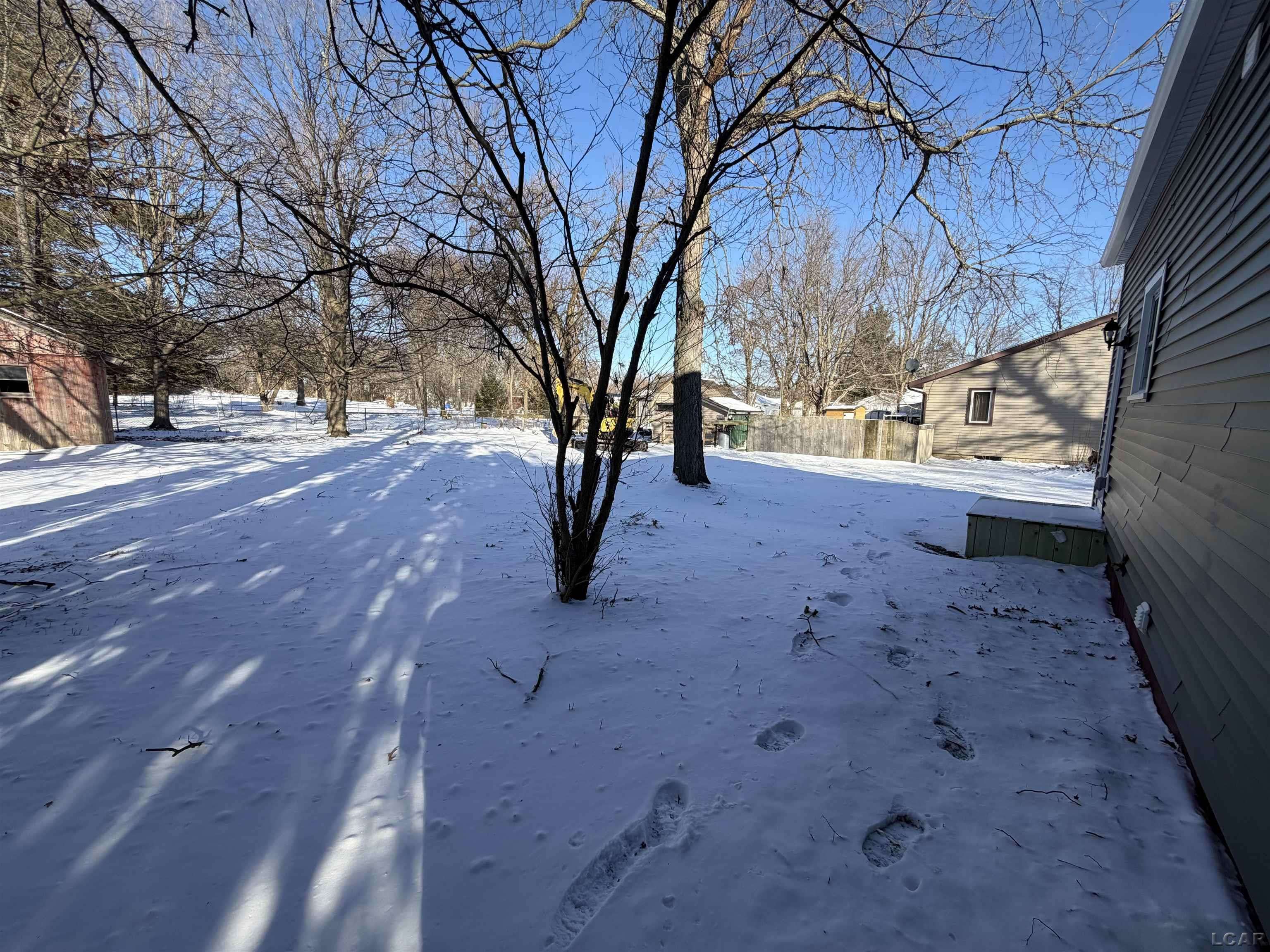 Adrian, MI 49221,1084 Loren RD