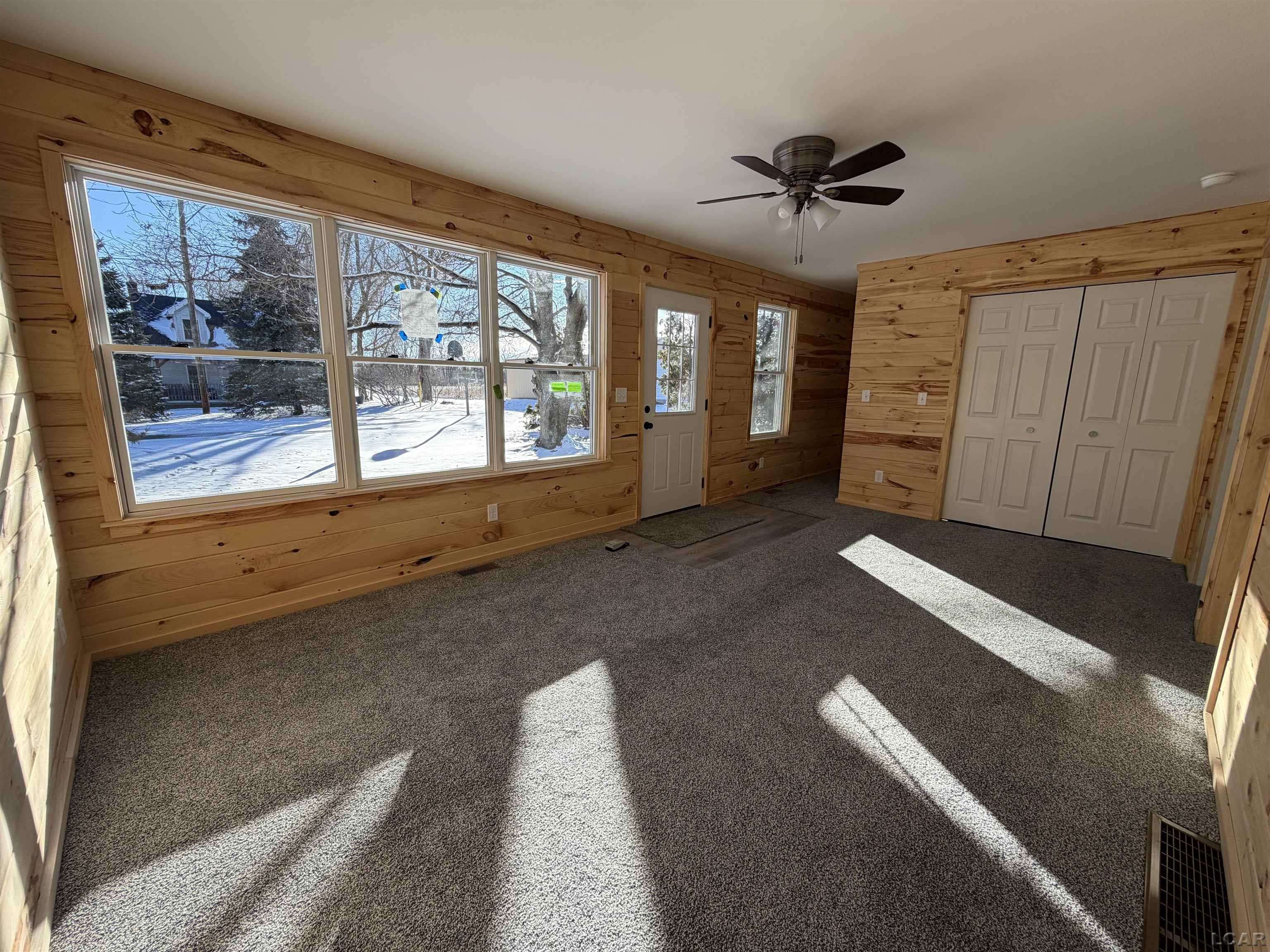 Adrian, MI 49221,1084 Loren RD