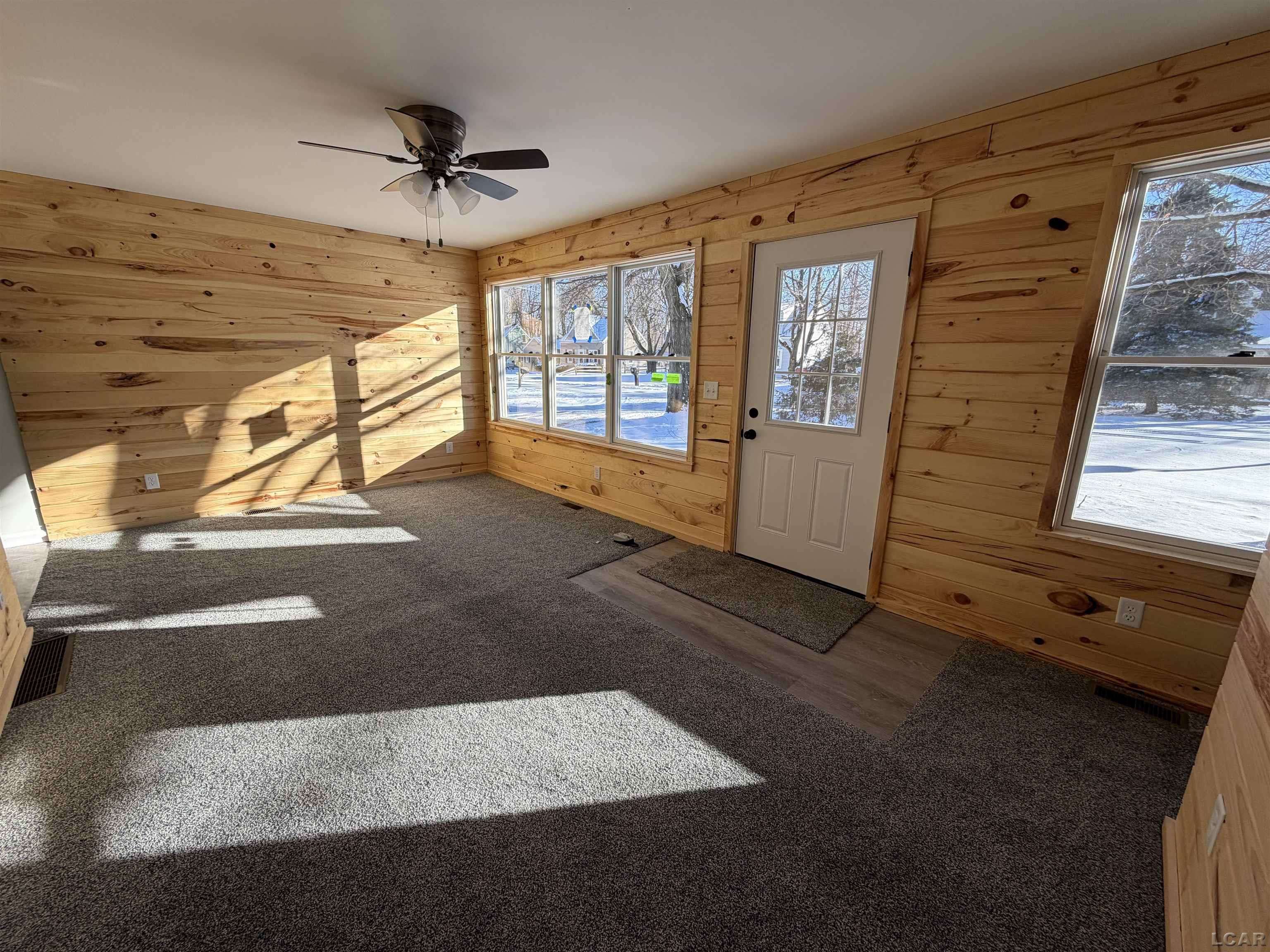 Adrian, MI 49221,1084 Loren RD