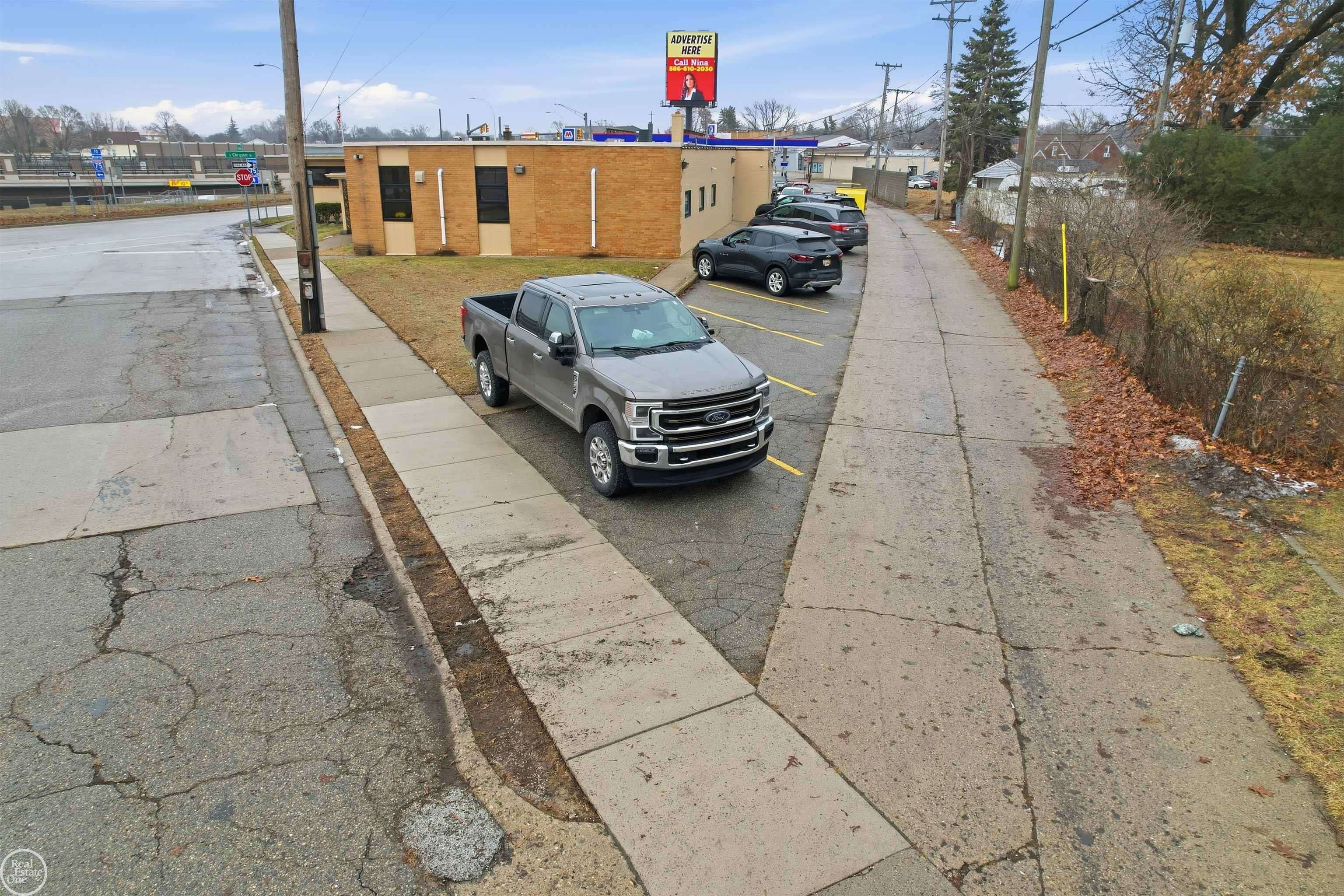 22655 S Chrysler DR, Hazel Park, MI 48030