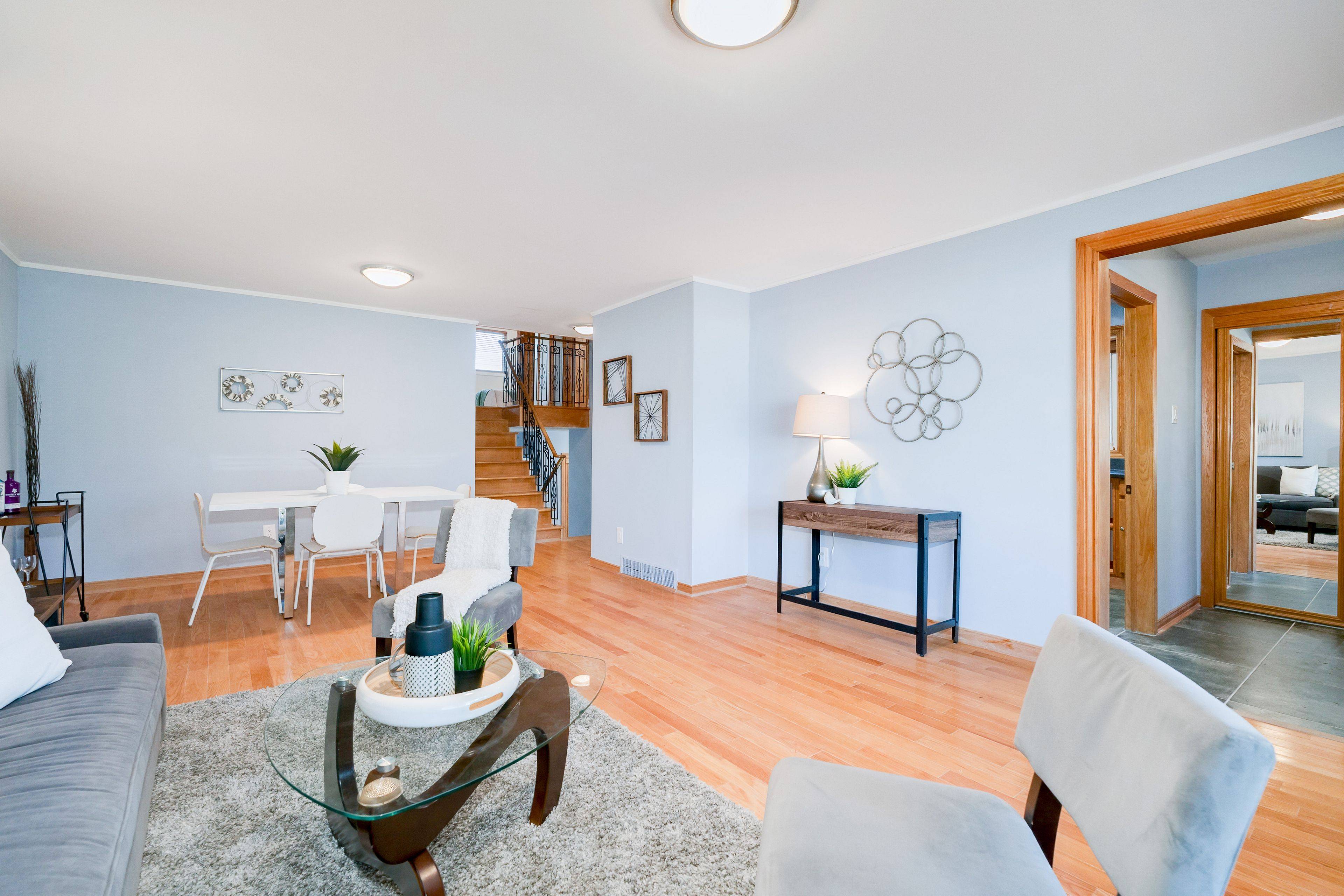 Toronto C15, ON M2J 2K1,15 Prattley DR