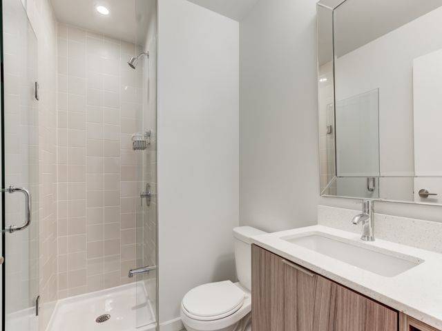 Toronto C15, ON M2J 0E2,52 Forest Manor RD #605