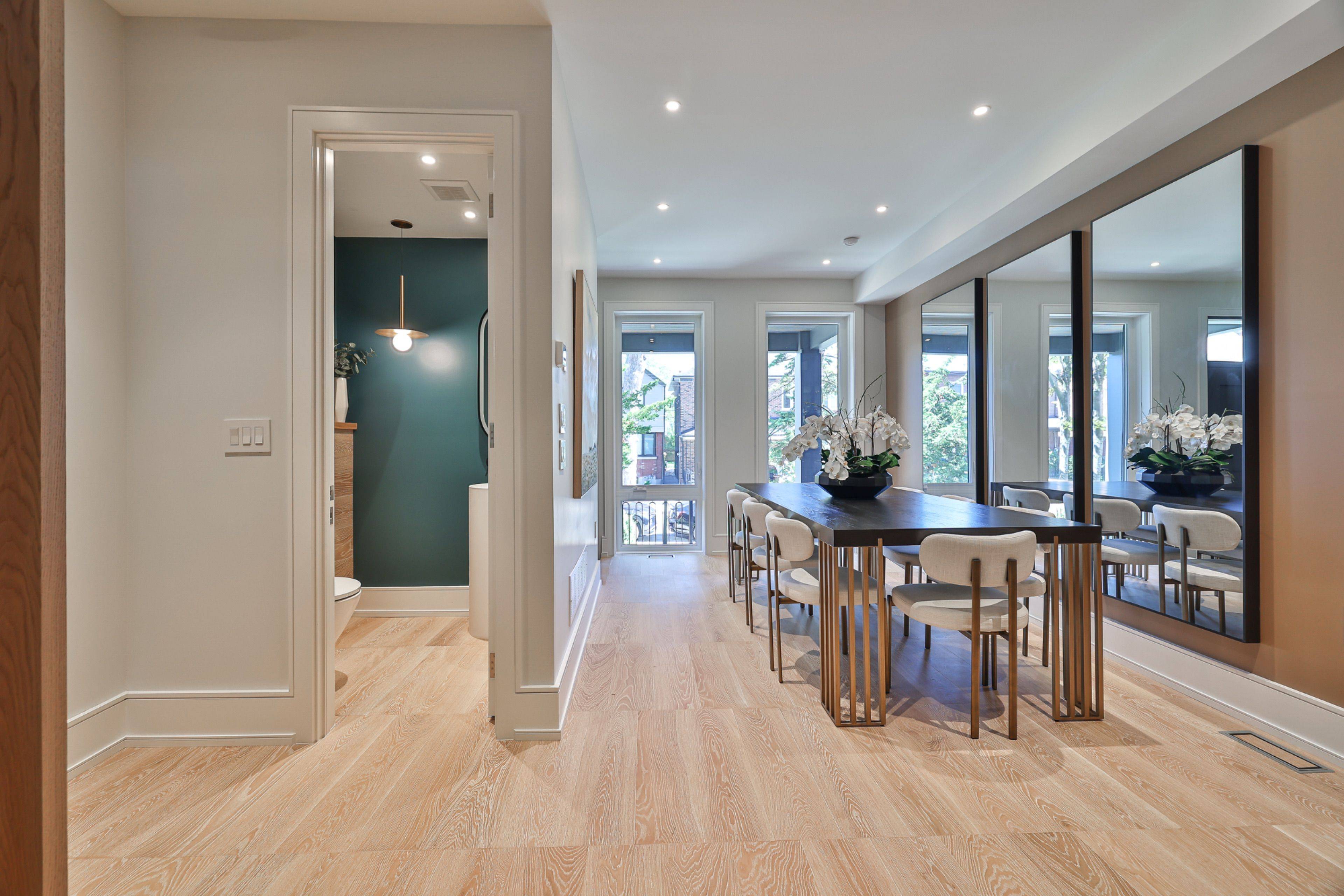 Toronto C01, ON M6G 3R4,444 Roxton RD