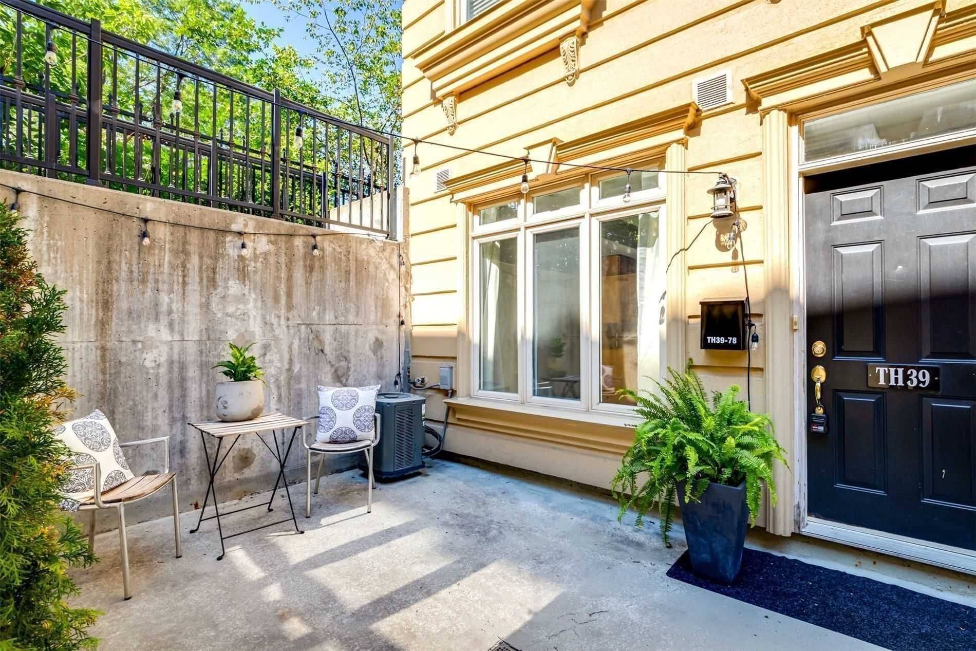 Toronto C01, ON M5T 1B7,78 Carr ST #39