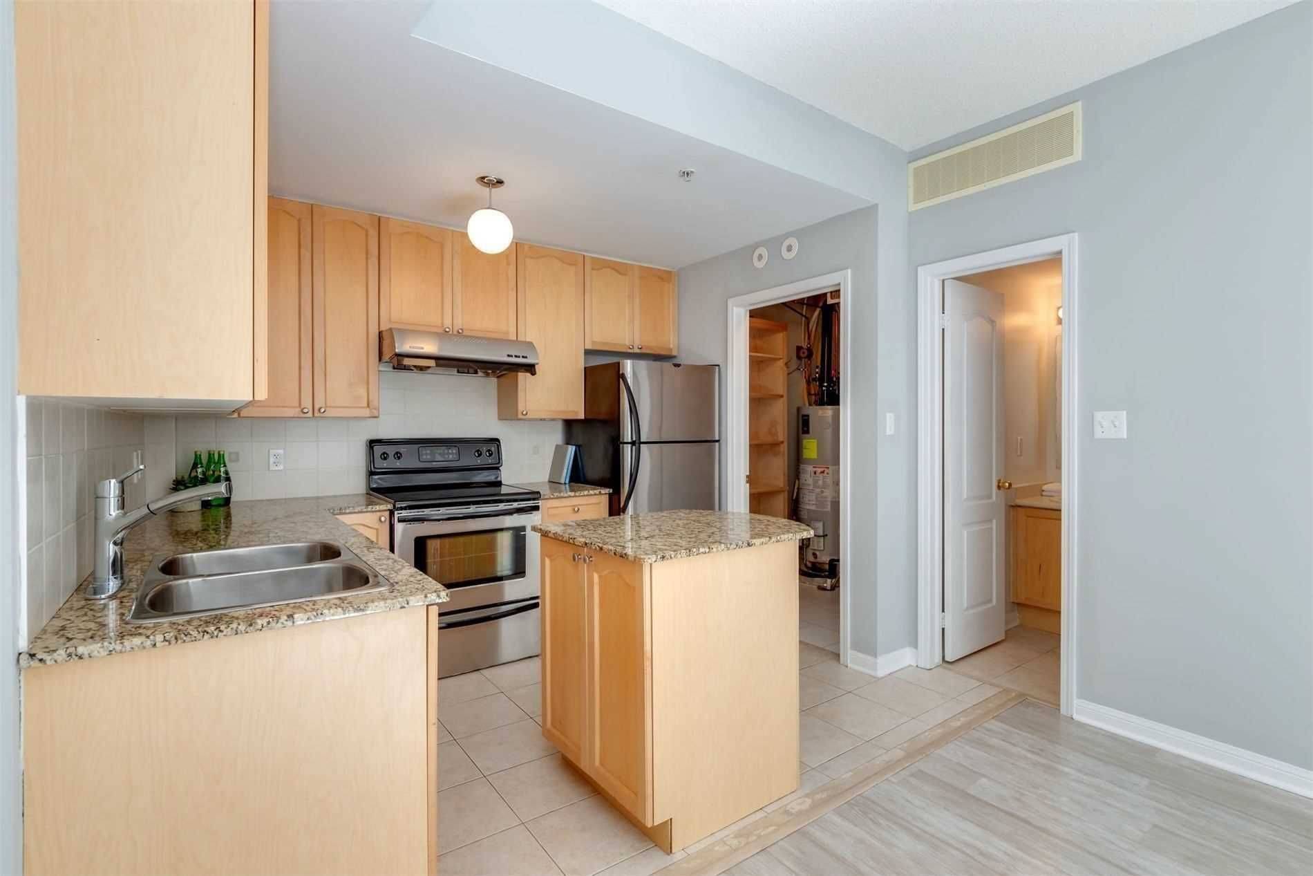 Toronto C01, ON M5T 1B7,78 Carr ST #39