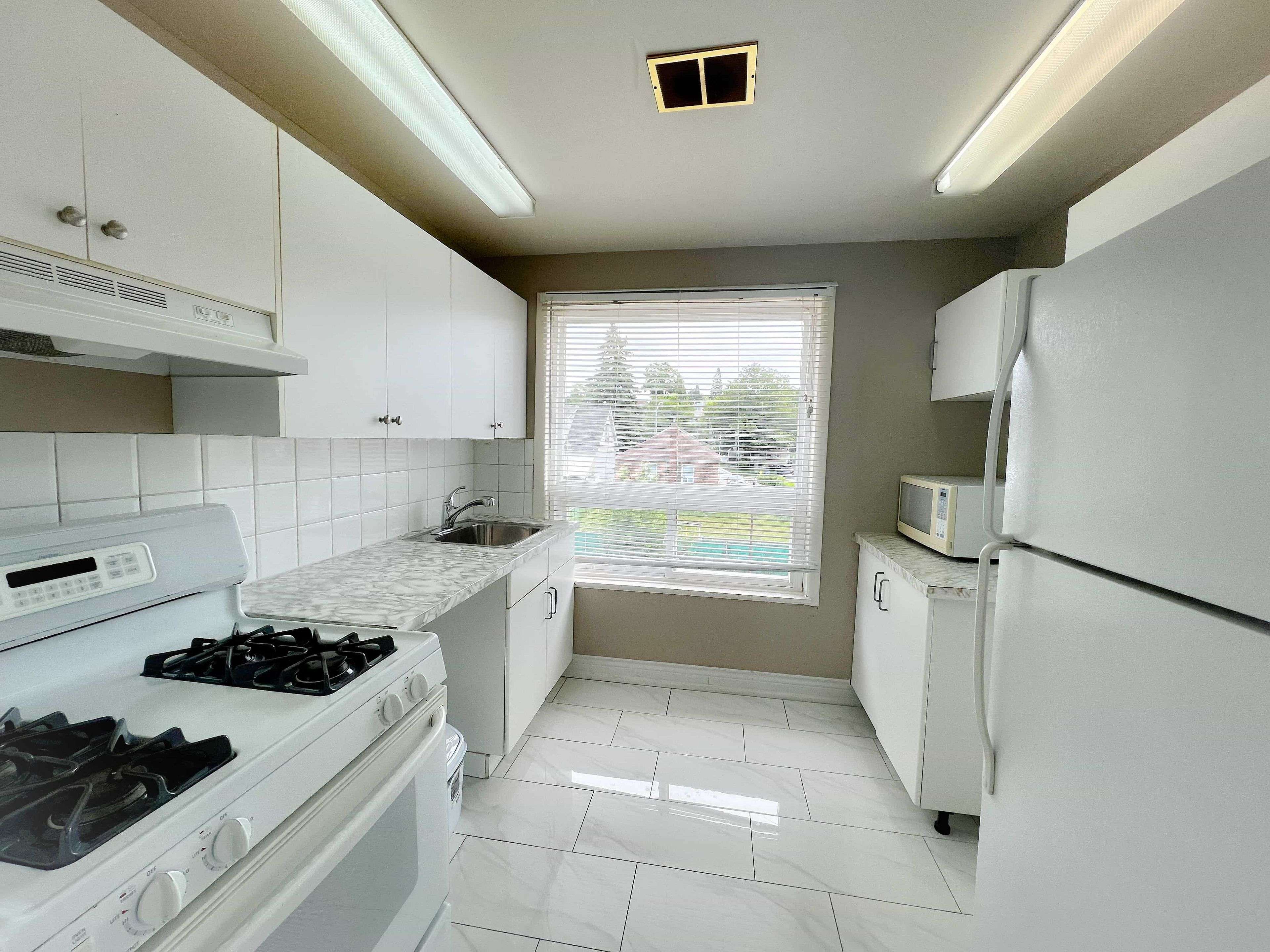 Toronto E04, ON M4B 2J4,983 Victoria Park AVE #2nd Floor