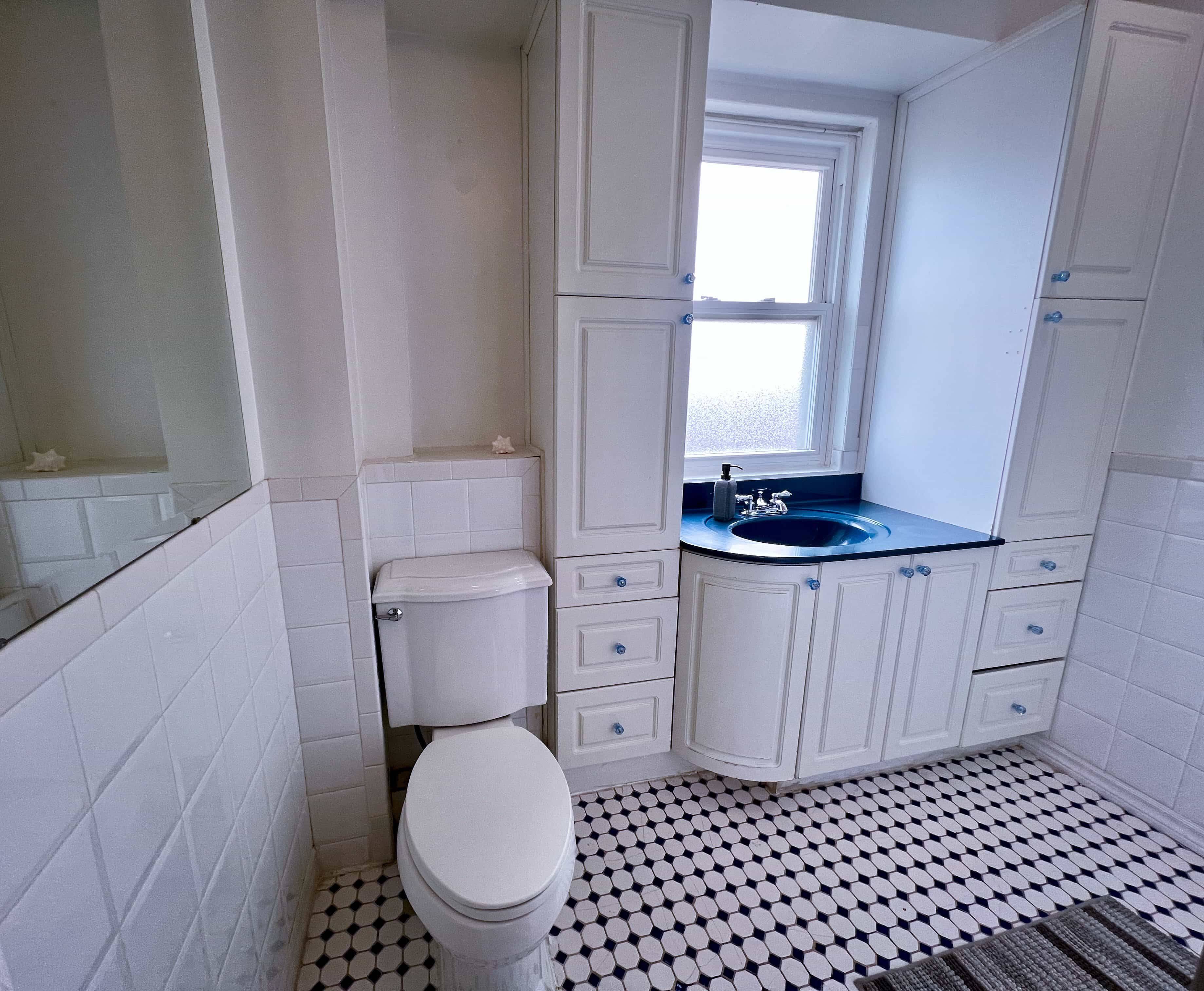 Toronto E04, ON M4B 2J4,983 Victoria Park AVE #2nd Floor