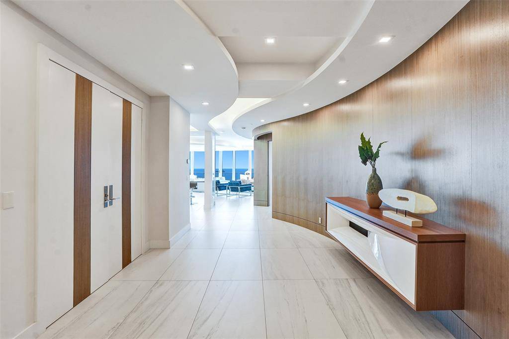 Fort Lauderdale, FL 33304,701 N Fort Lauderdale Beach Blvd #PH 1801