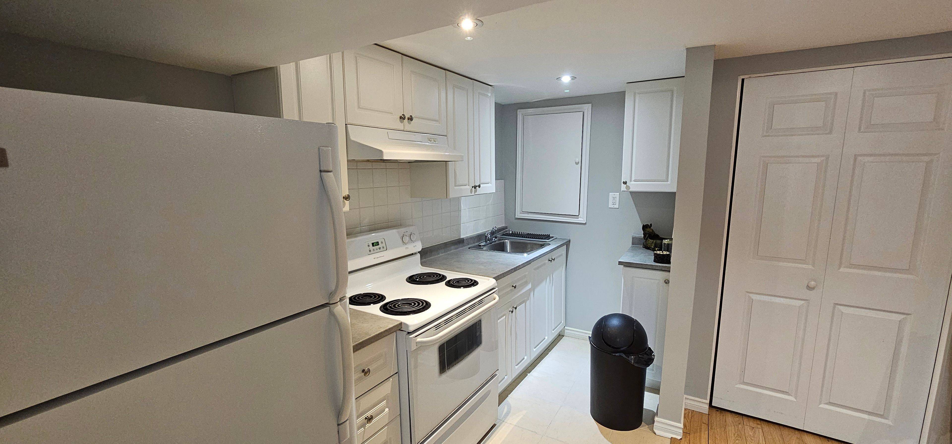 Richmond Hill, ON L4C 5B2,41 Merrylynn DR #Bsmt