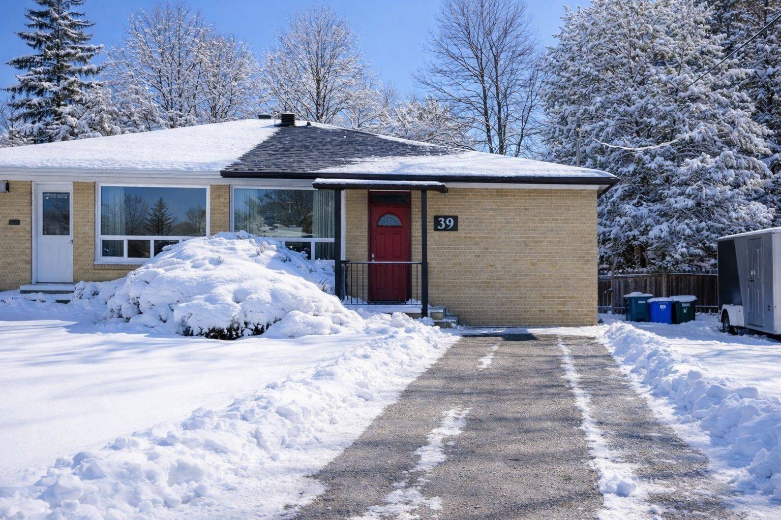 Aurora, ON L4G 2B4,39 Davis RD #Bsmnt