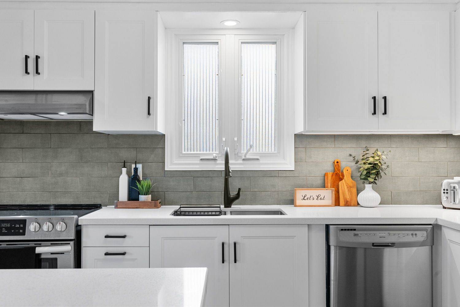 Bradford West Gwillimbury, ON L3Z 2H1,6 Longview DR