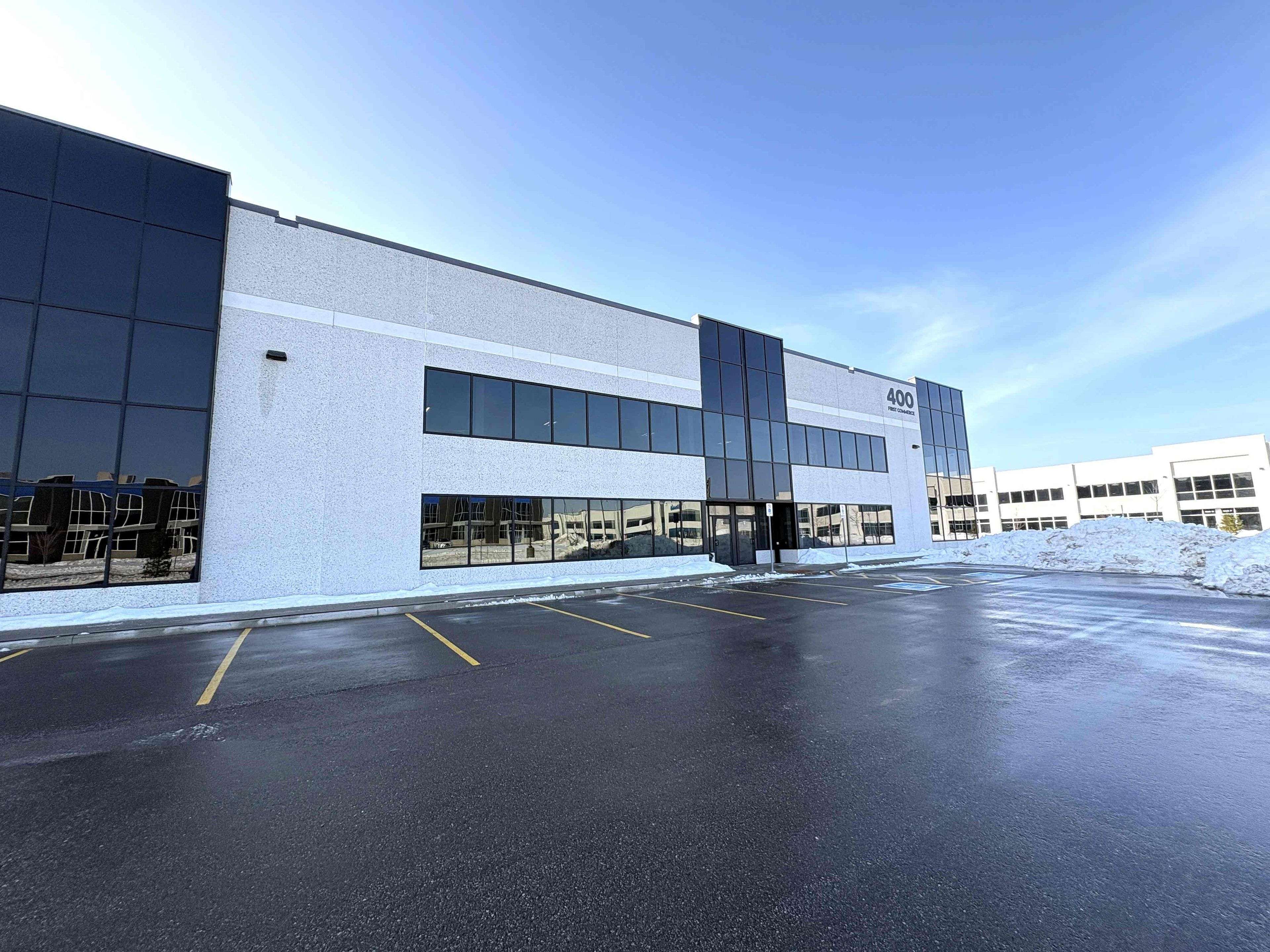 Aurora, ON L4G 7C7,400 First Commerce DR #3-6