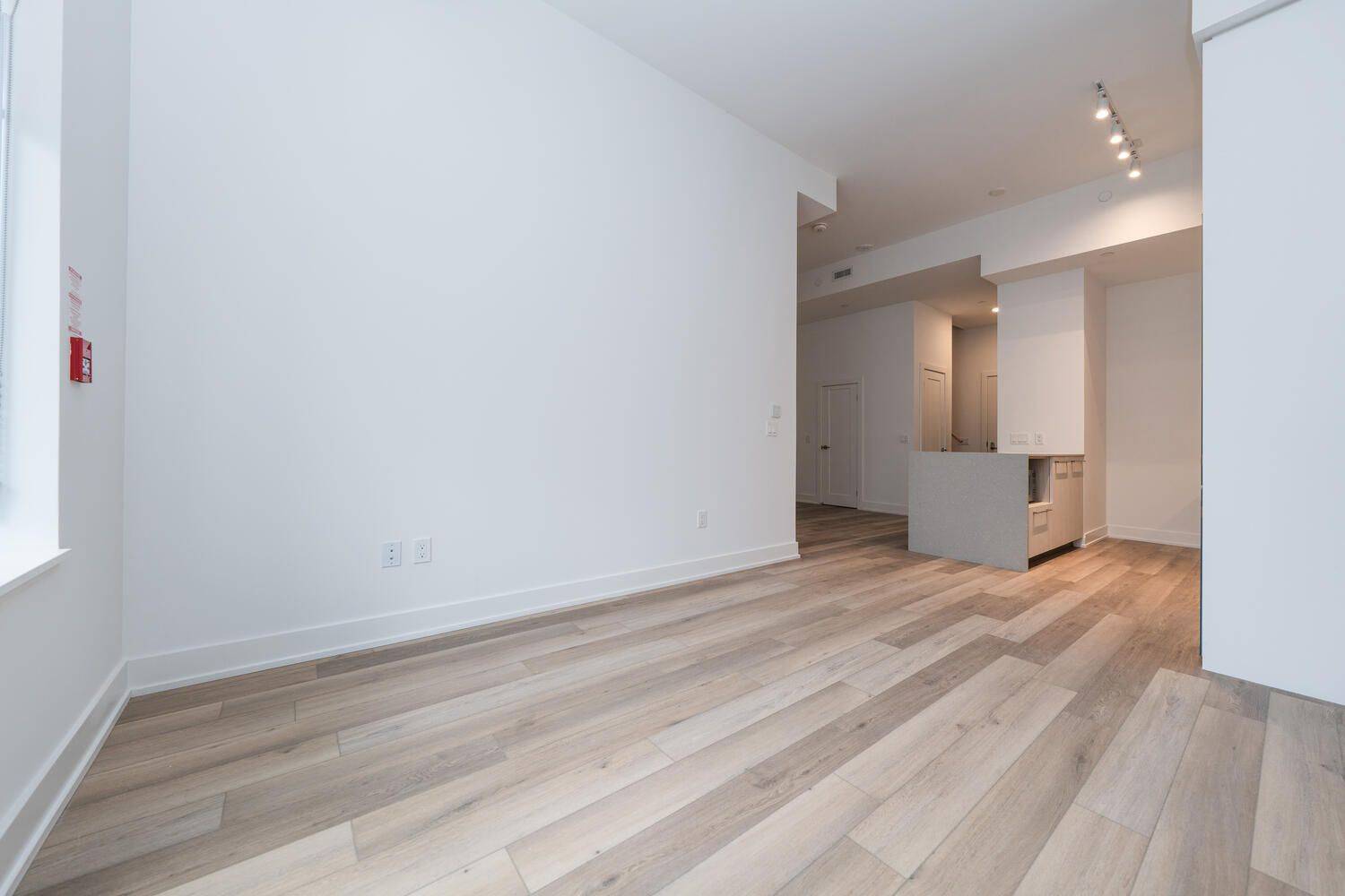 Markham, ON L6G 0H4,8 Cedarland DR #131