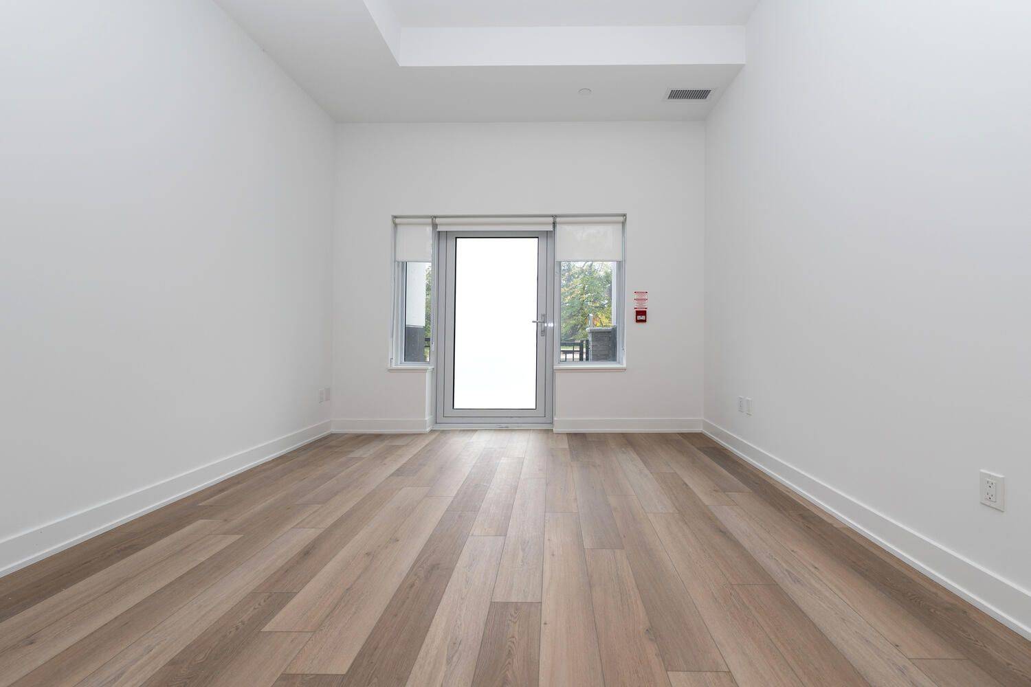 Markham, ON L6G 0H4,8 Cedarland DR #131