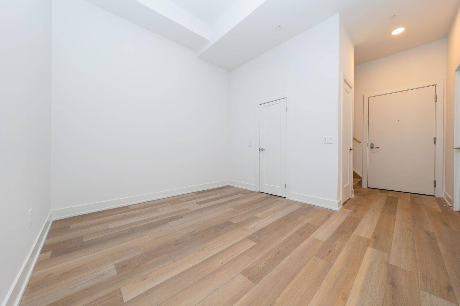 Markham, ON L6G 0H4,8 Cedarland DR #131