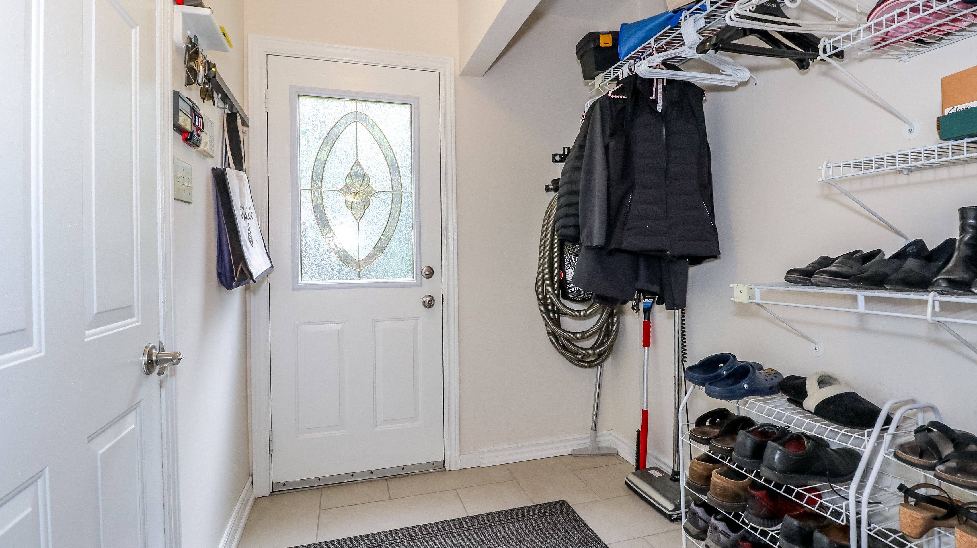 Barrie, ON L4N 7E9,37 Falling Brook DR