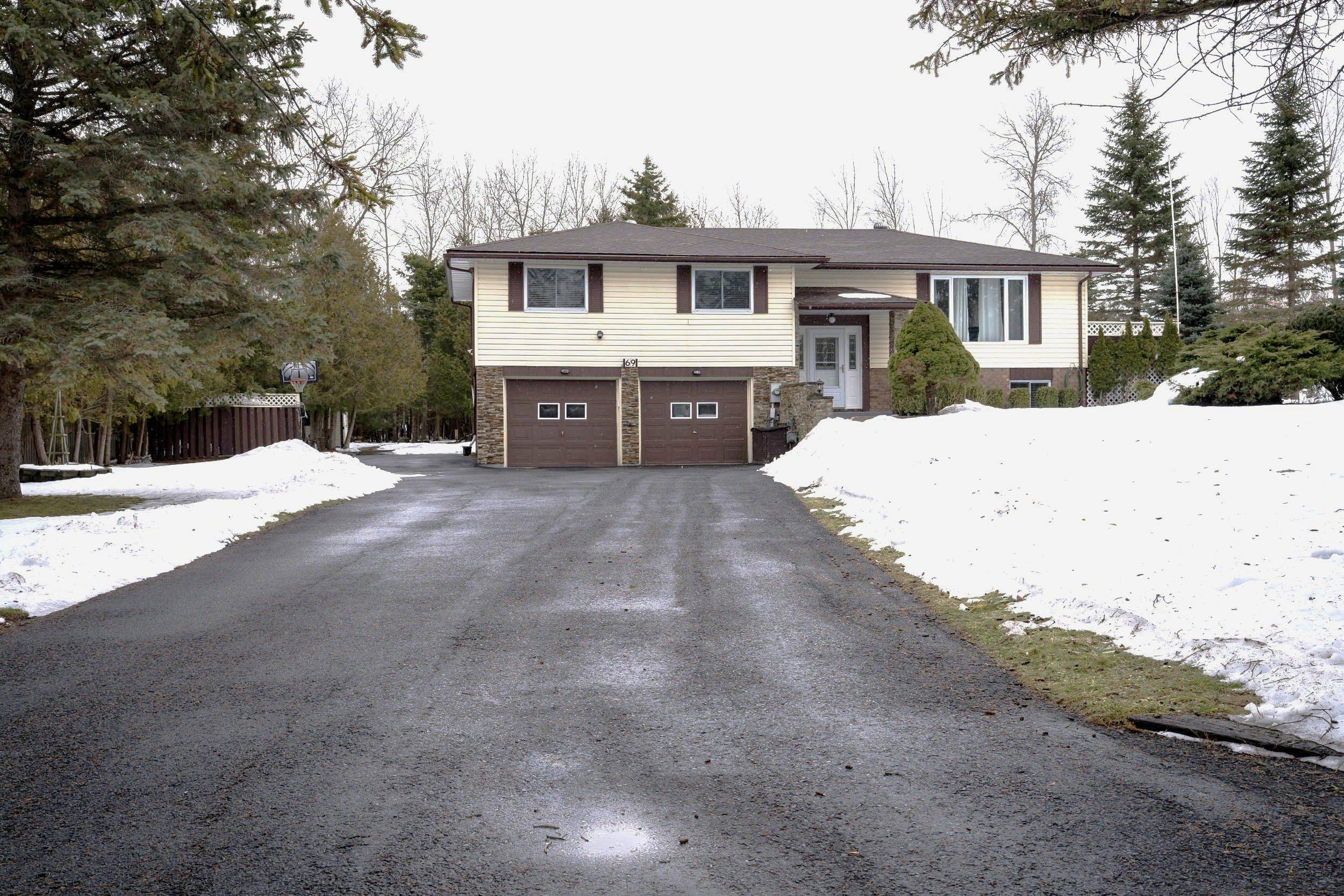 Wasaga Beach, ON L9Z 2X9,69 George AVE