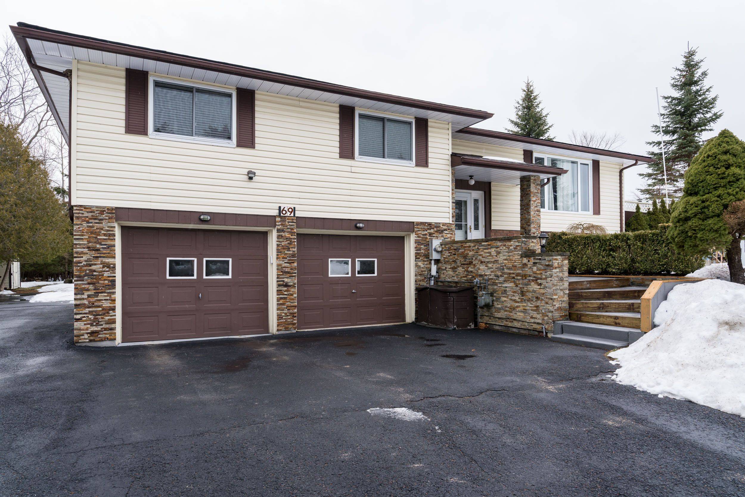 Wasaga Beach, ON L9Z 2X9,69 George AVE