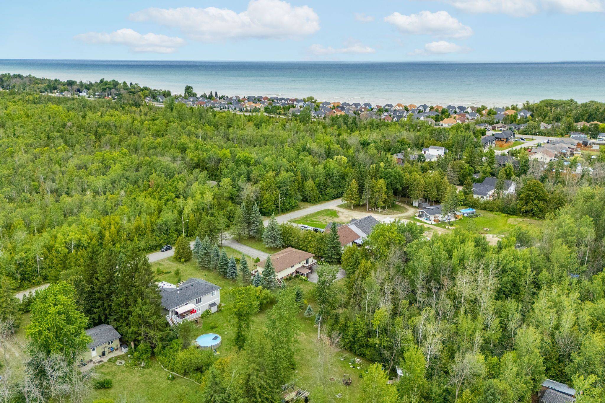 Wasaga Beach, ON L9Z 2X9,69 George AVE