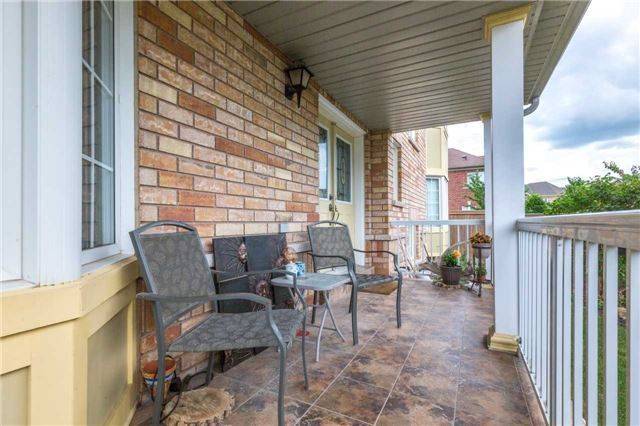 Milton, ON L9T 6T2,1074 Mccuaig DR