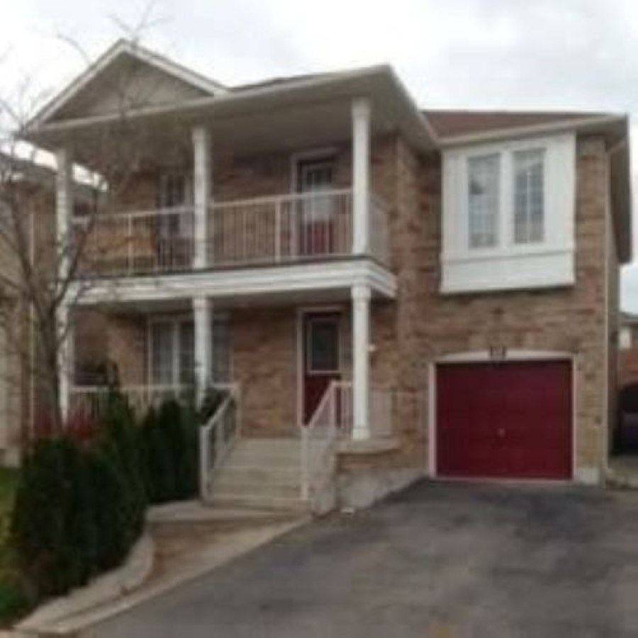 Brampton, ON L7A 3H3,36 Schooner DR #Upper