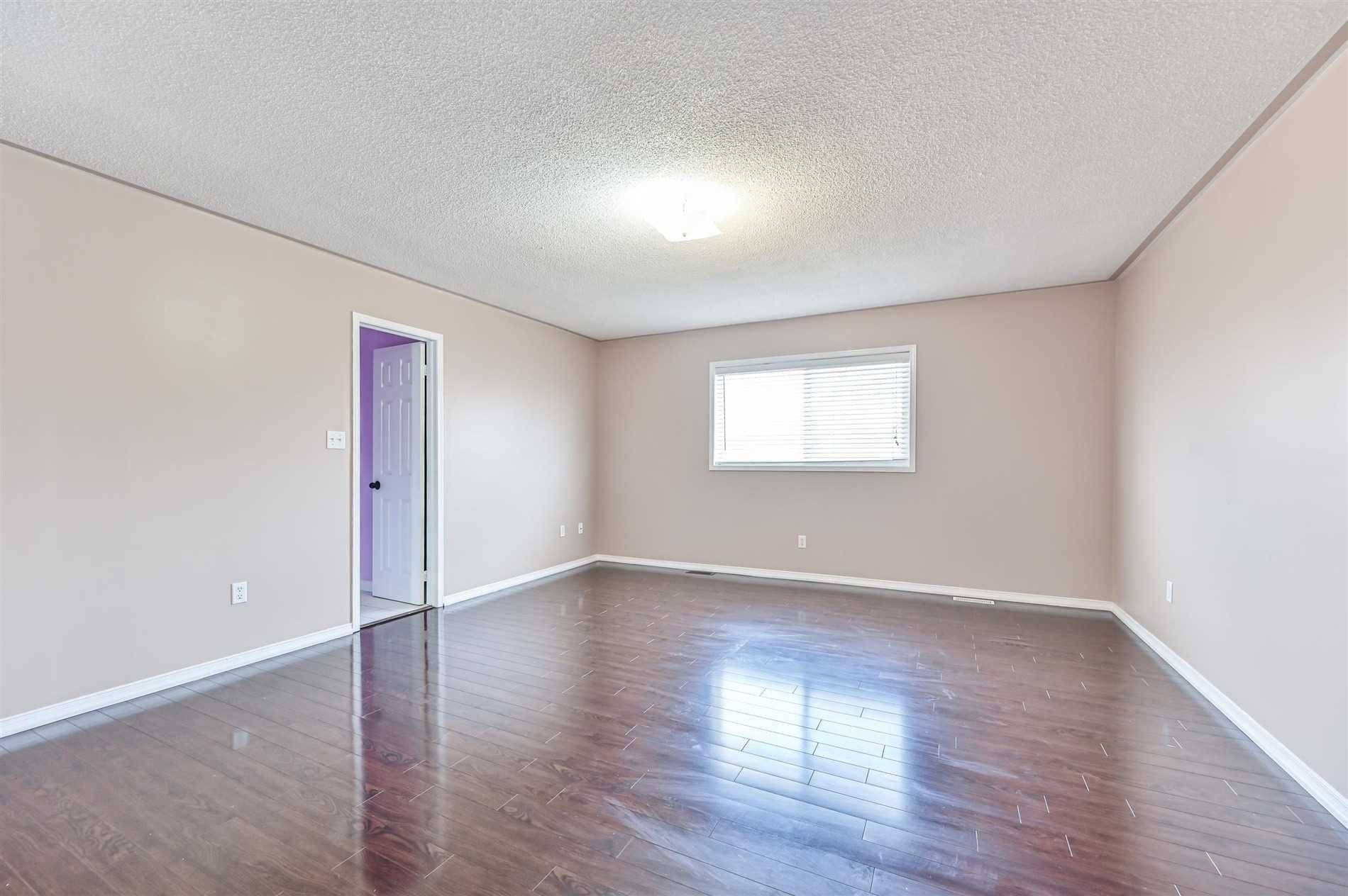 Brampton, ON L7A 3H3,36 Schooner DR #Upper