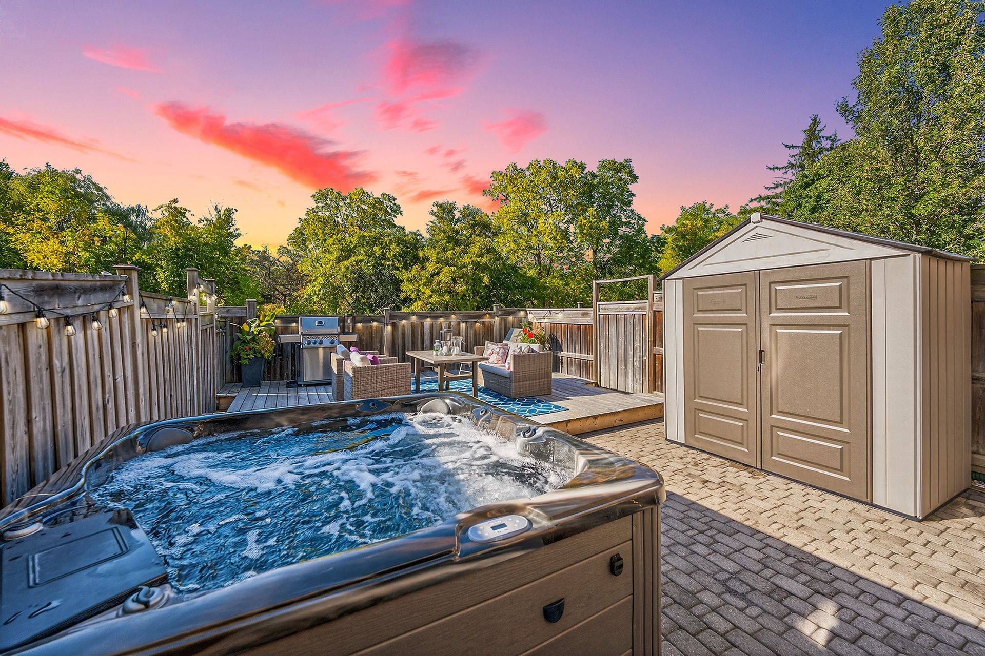 Burlington, ON L7T 4H1,1491 Plains RD W #4