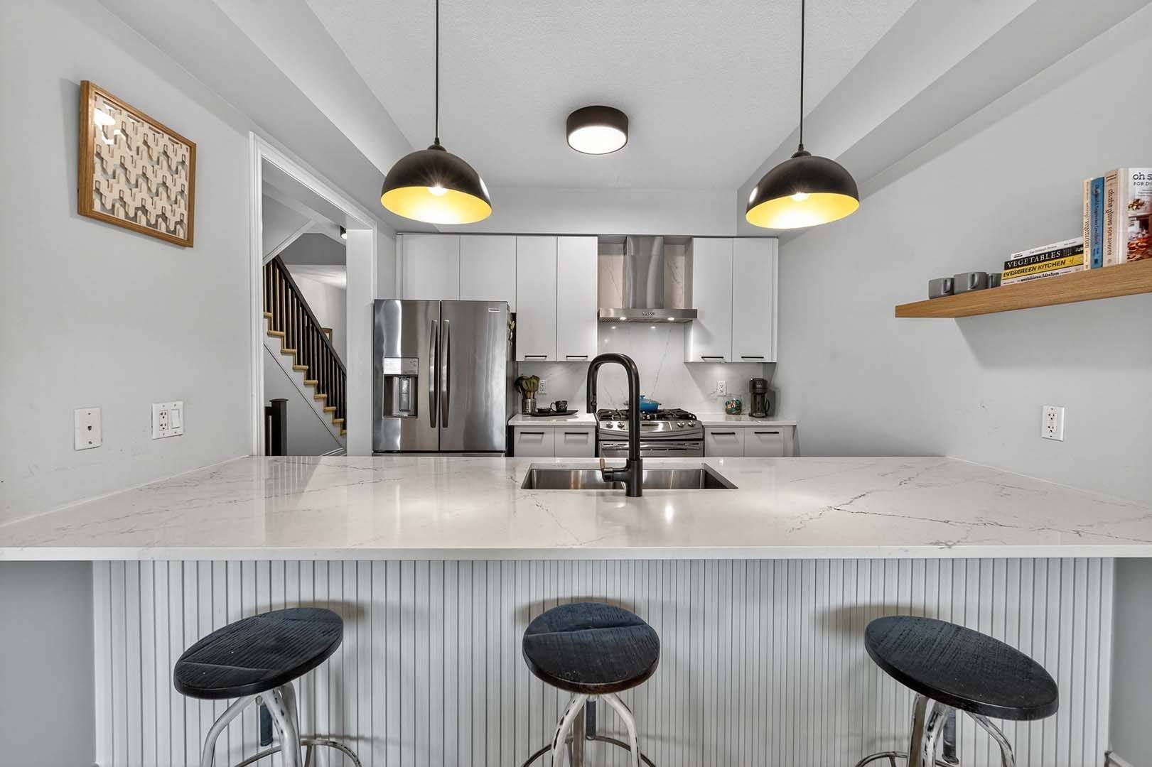 Burlington, ON L7T 4H1,1491 Plains RD W #4